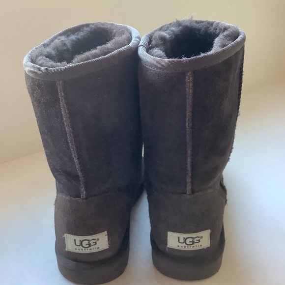 UGG Classic Short Chocolate Brown boots sz 6 - Picture 4 of 7